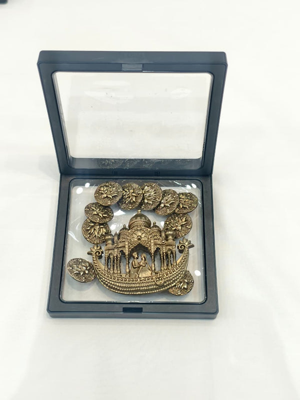 Elegant High-Quality Metal Brooch with Decorative Buttons