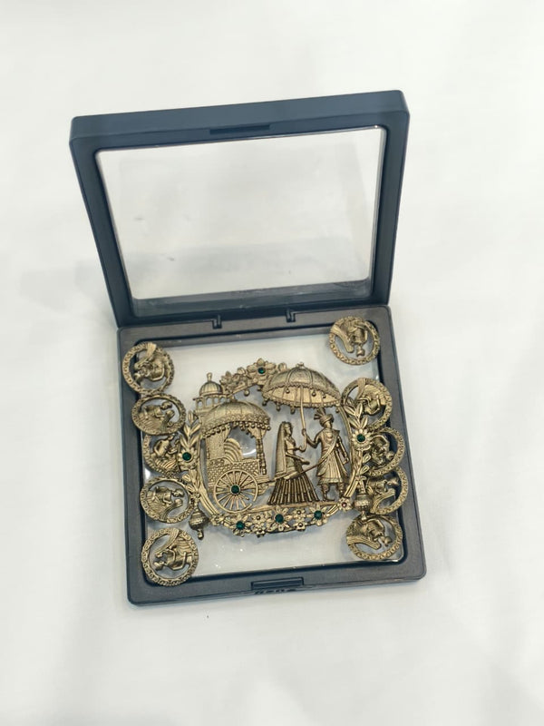 Elegant High-Quality Metal Brooch with Decorative Buttons