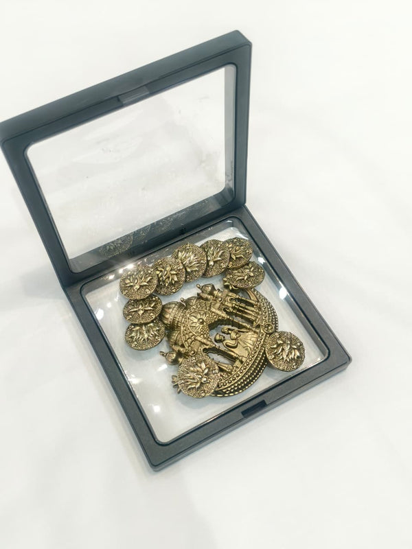 Elegant High-Quality Metal Brooch with Decorative Buttons