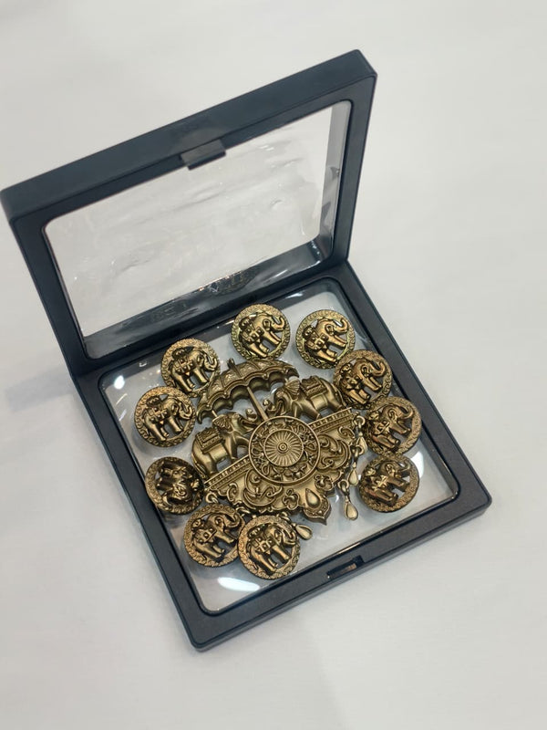 Elegant High-Quality Metal Brooch with Decorative Buttons